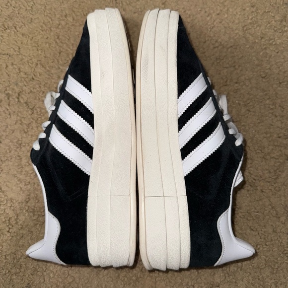 Shoes - Picture 4 of 10